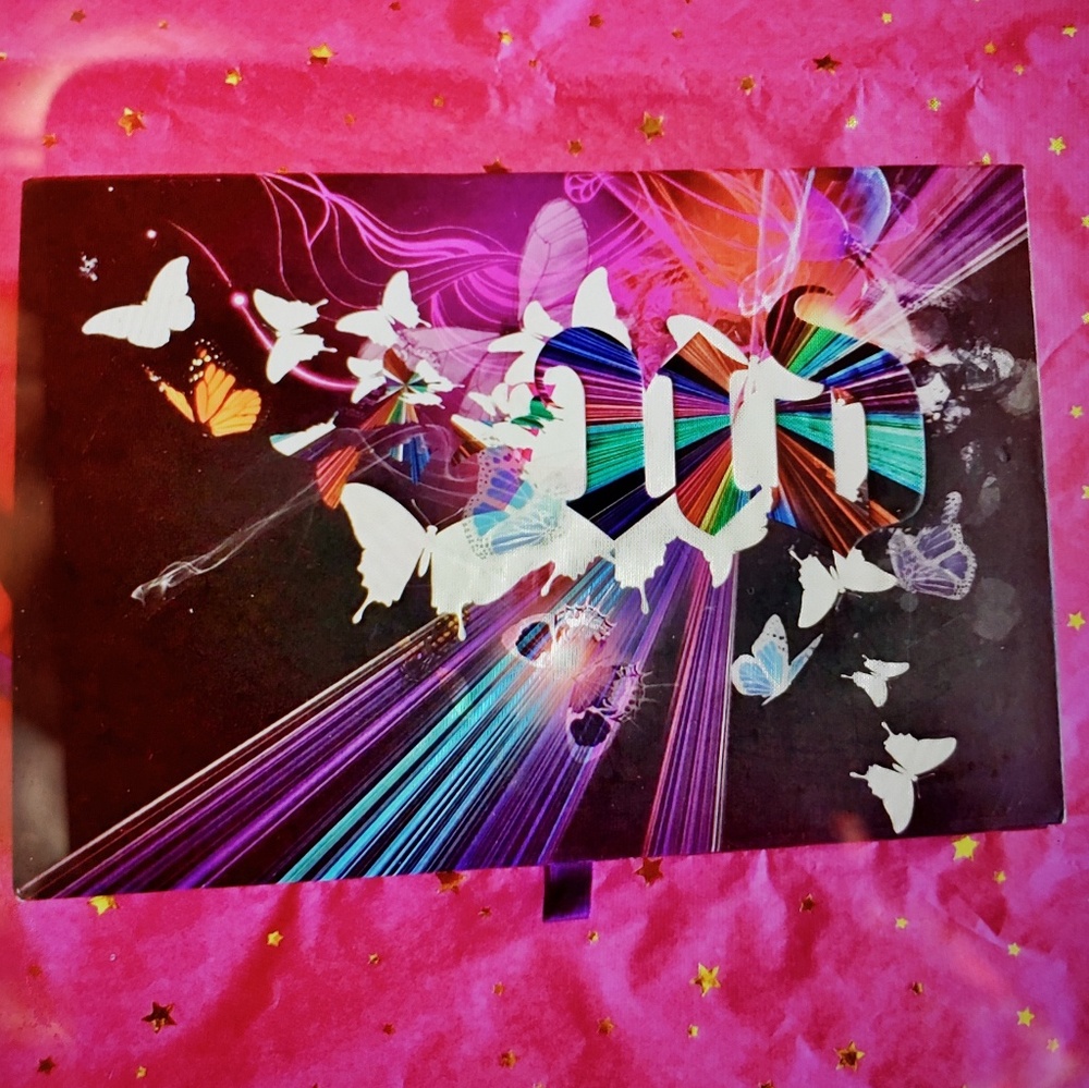 Urban Decay Book of Shadows IV